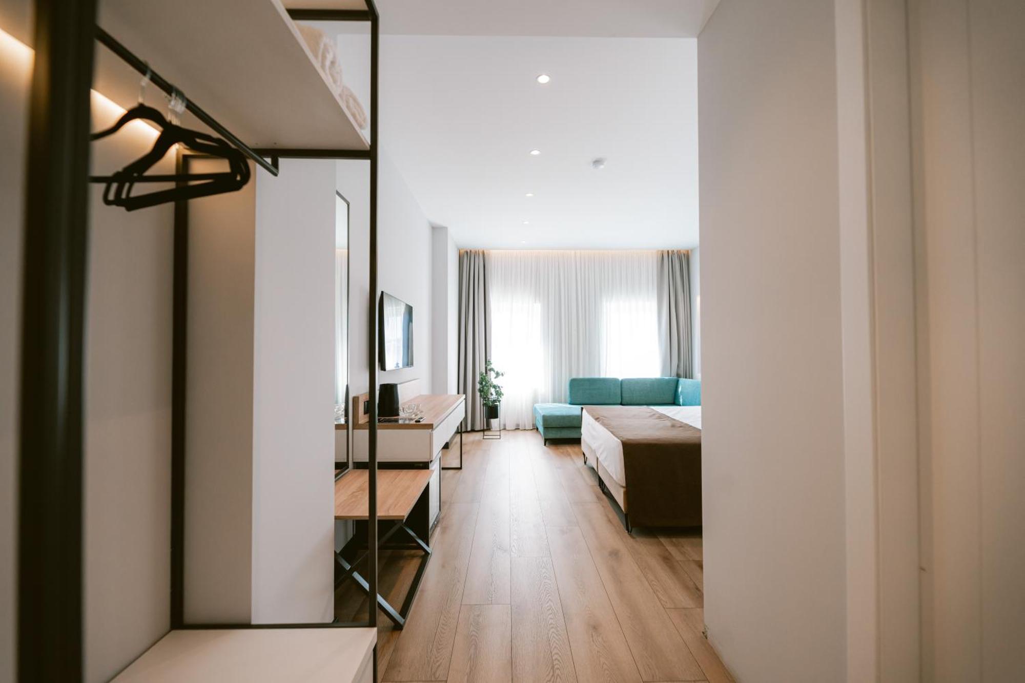 Tribute Hotel 4*